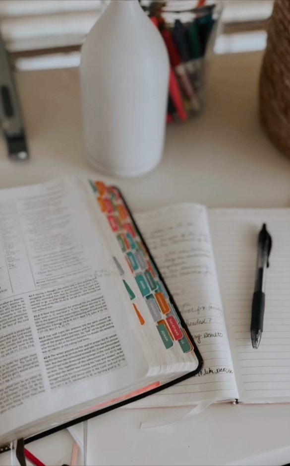 Bible-journal-pen-desk-diffuser